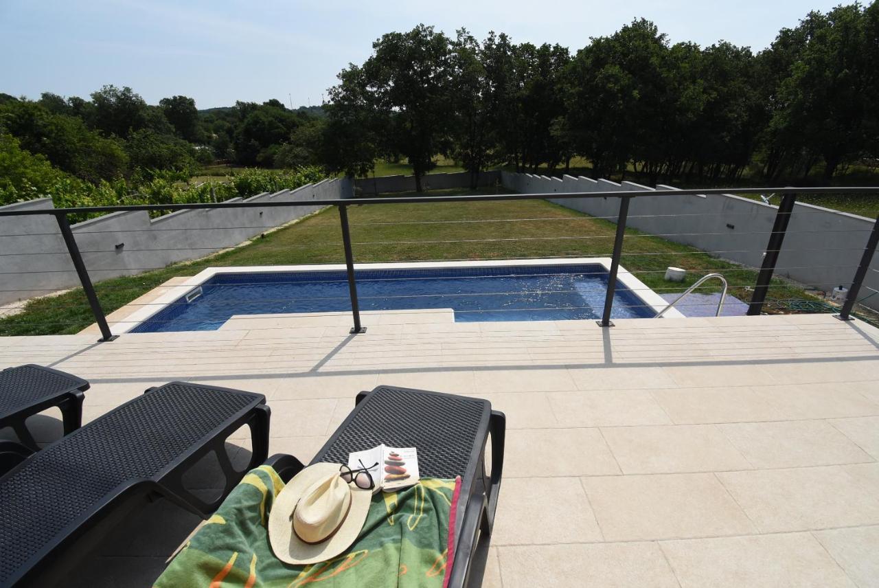 Villa Tara, 4 Bedroom Villa With Heated Pool Medulin Exterior foto